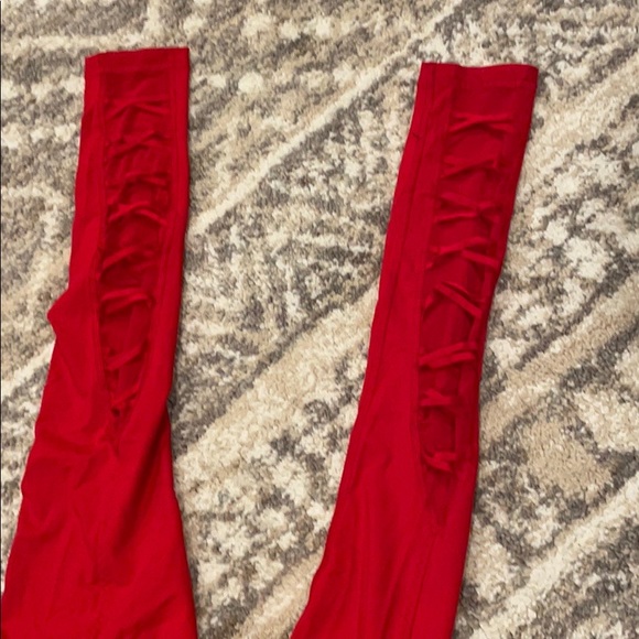 Victoria’s Secret sport red leggings brand new - Picture 2 of 5